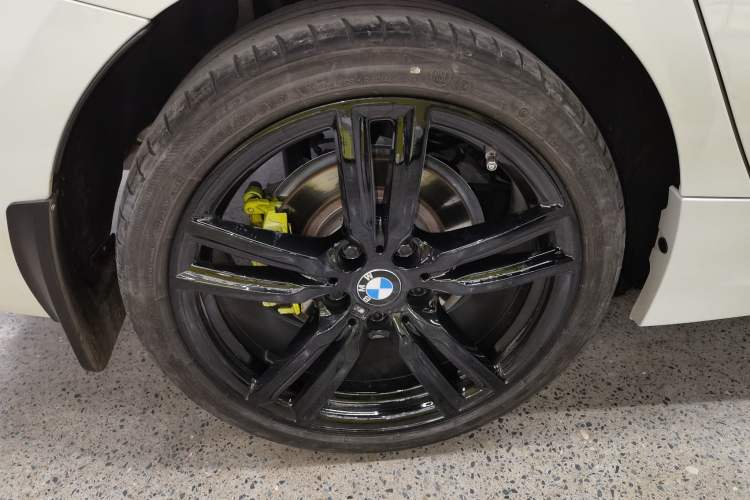 Used BMW 1 Series 2023 125i M Sport Night Edition Right Rear Wheel Hub
