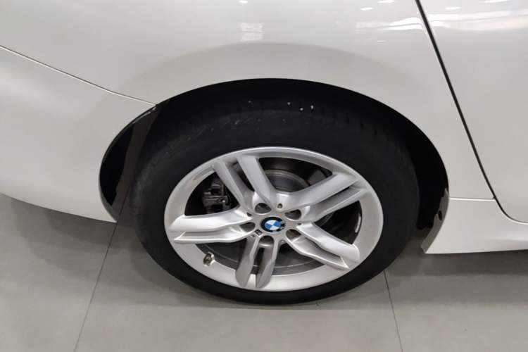 Used BMW 1 Series 2023 120i M Sport Night Edition Right Rear Wheel Hub