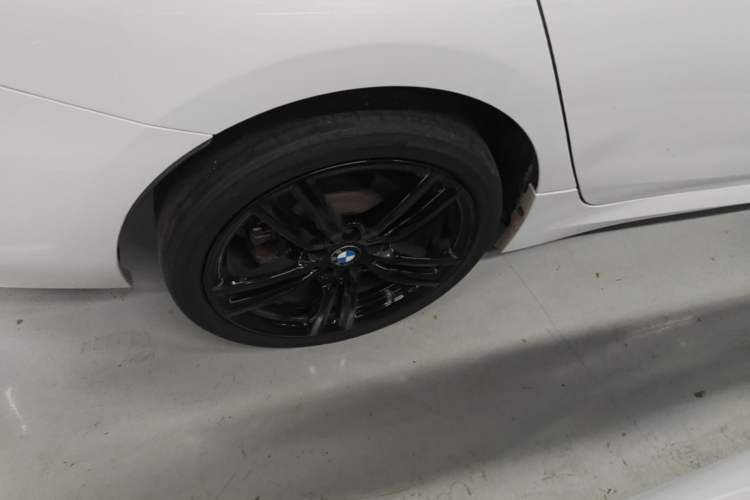 Used BMW 1 Series 2023 125i M Sport Night Edition Right Rear Wheel Hub