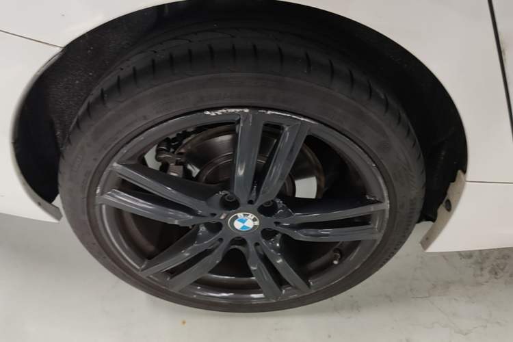 Used BMW 1 Series 2023 125i M Sport Night Edition Right Rear Wheel Hub