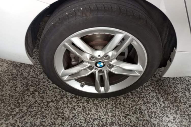Used BMW 1 Series 2023 120i M Sport Night Edition Right Rear Wheel Hub
