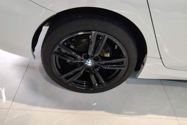 Used BMW 1 Series 2023 125i M Sport Night Edition Right Rear Wheel Hub
