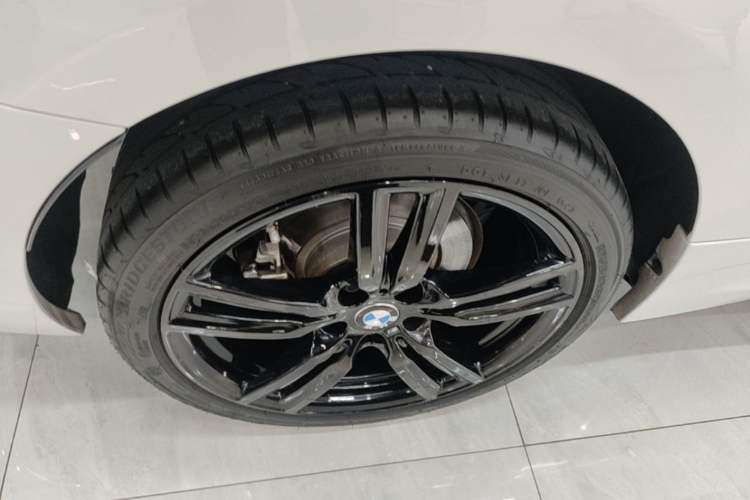 Used BMW 1 Series 2023 125i M Sport Night Edition Right Rear Wheel Hub
