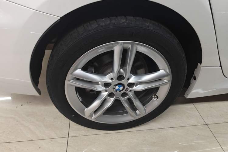 Used BMW 1 Series 2023 120i M Sport Night Edition Right Rear Wheel Hub