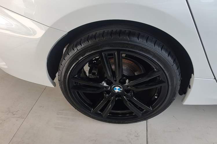Used BMW 1 Series 2023 125i M Sport Night Edition Right Rear Wheel Hub