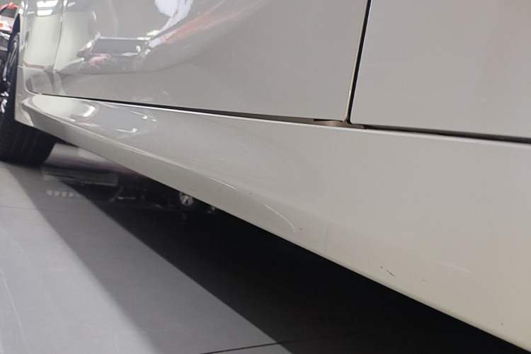 Used BMW 1 Series 2023 125i M Sport Night Edition Right Side Sill