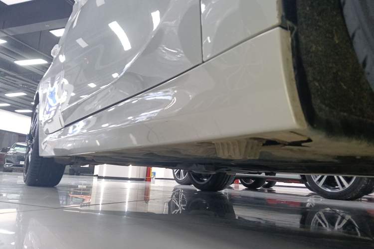 Used BMW 1 Series 2023 125i M Sport Night Edition Right Side Sill
