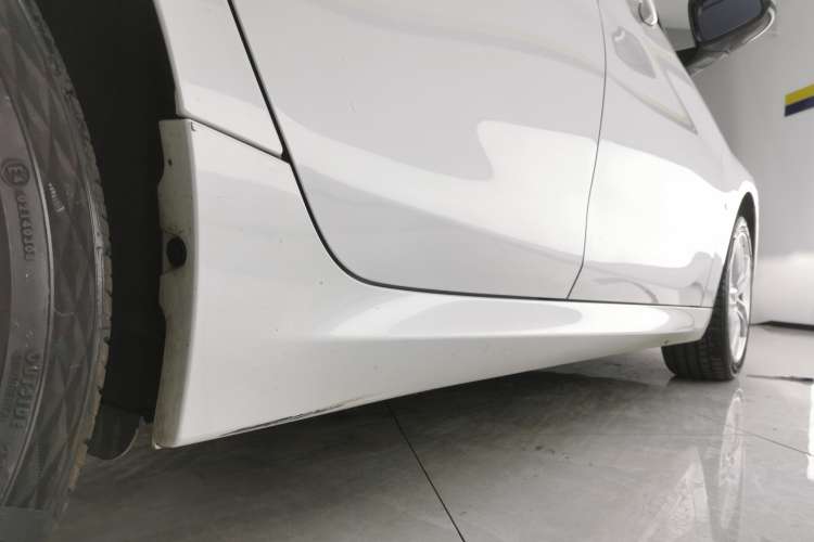 Used BMW 1 Series 2023 120i M Sport Night Edition Right Side Sill