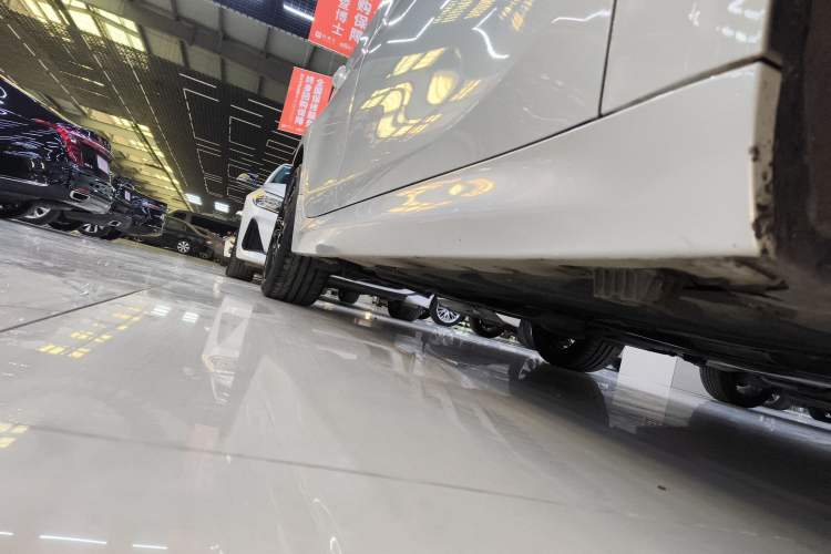 Used BMW 1 Series 2023 125i M Sport Night Edition Right Side Sill