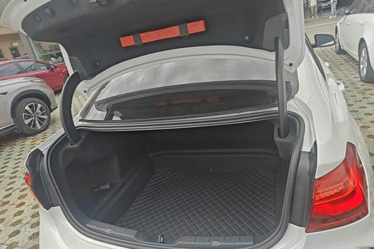 Used BMW 1 Series 2023 125i M Sport Night Edition Trunk