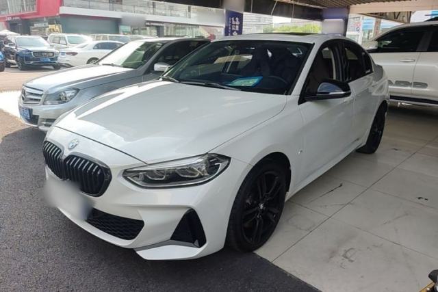Ojetý BMW 1 Series 2023 125i M Sport Night Edition