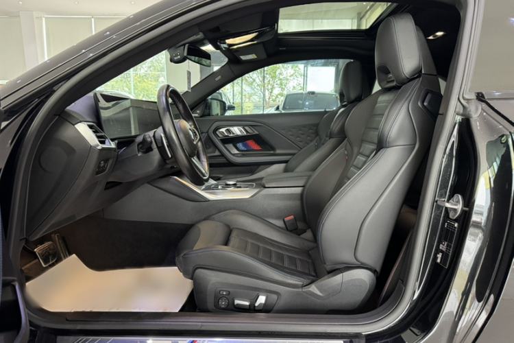 Used BMW 2 Series 2023 M240i Interior 4