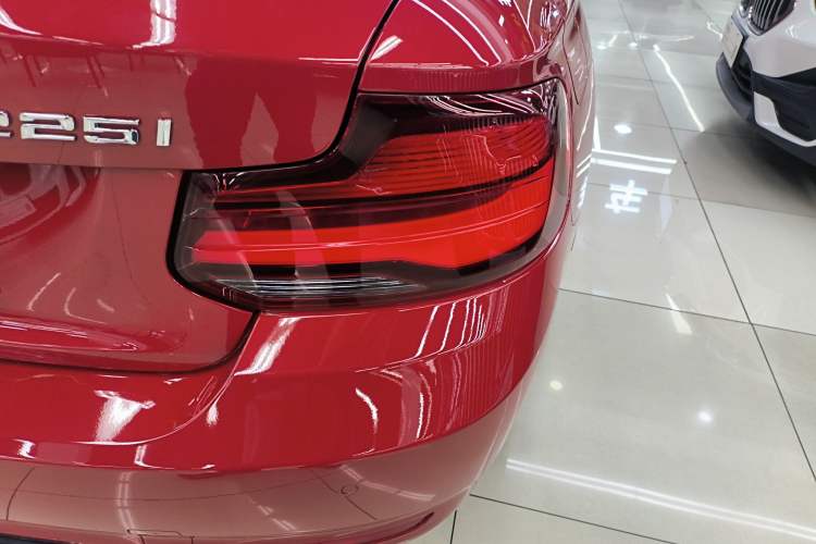 Used BMW 2 Series 2019 225i Convertible Coupe Sports Design Package Exterior 6