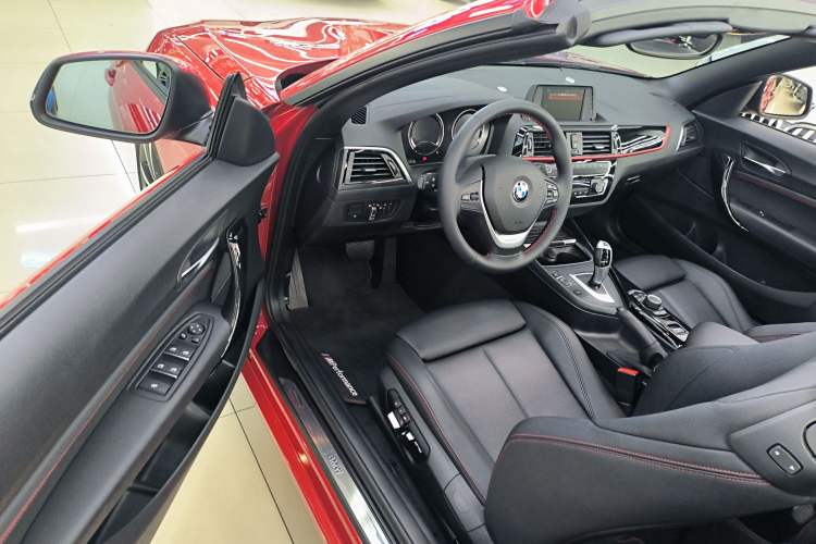 Used BMW 2 Series 2019 225i Convertible Coupe Sports Design Package Interior 3