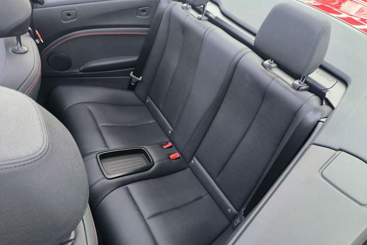 Used BMW 2 Series 2019 225i Convertible Coupe Sports Design Package Interior 4