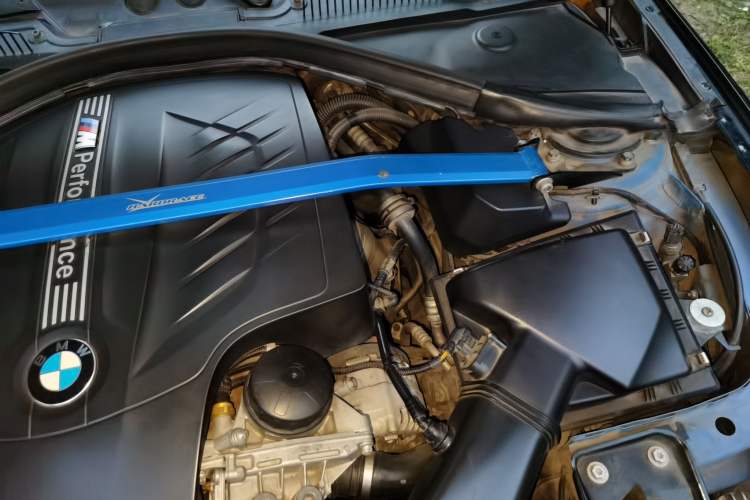 Used BMW 2 Series 2014 M235i Engine Bay Left