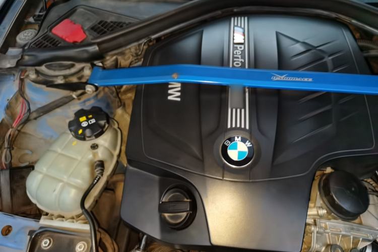 Used BMW 2 Series 2014 M235i Engine Bay Right