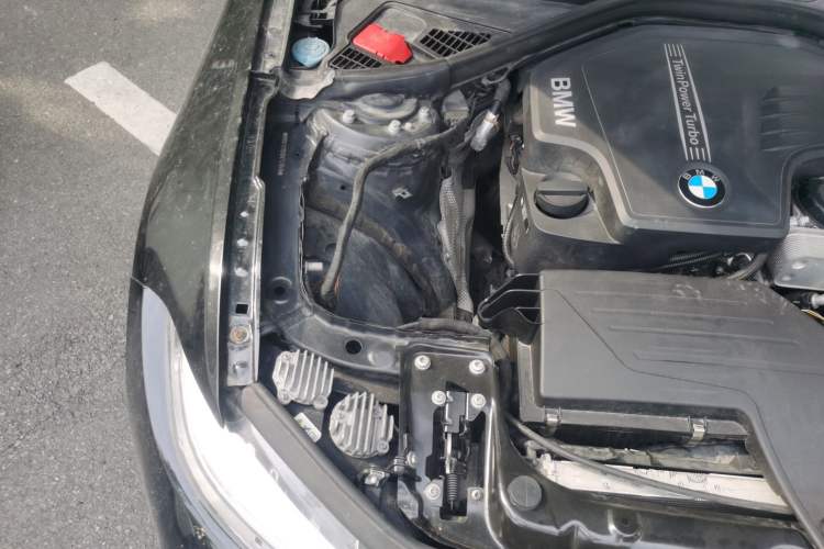 Used BMW 2 Series 2014 220i Leading Model Engine Bay Right