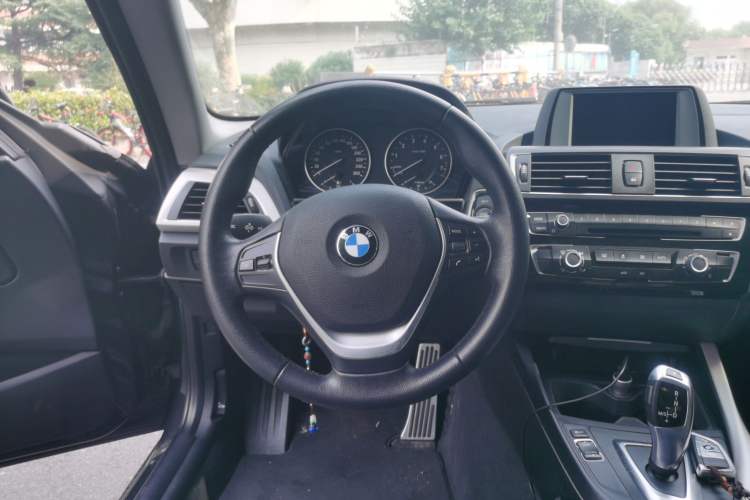 Used BMW 2 Series 2014 220i Leading Model Steering Wheel