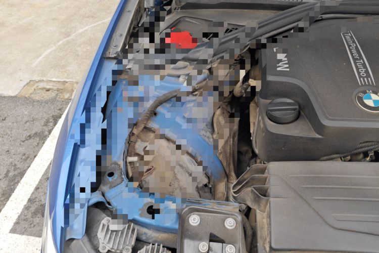 Used BMW 2 Series 2014 220i Sport Design Package Engine Bay Right