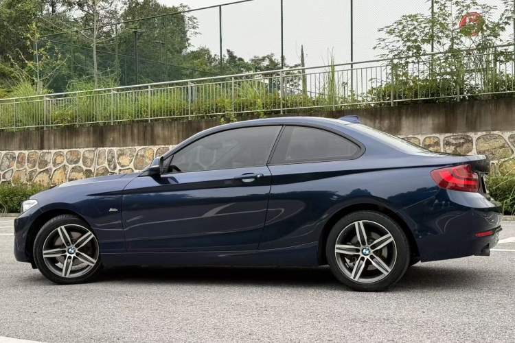 Used BMW 2 Series 2014 220i Sport Design Package Exterior 3