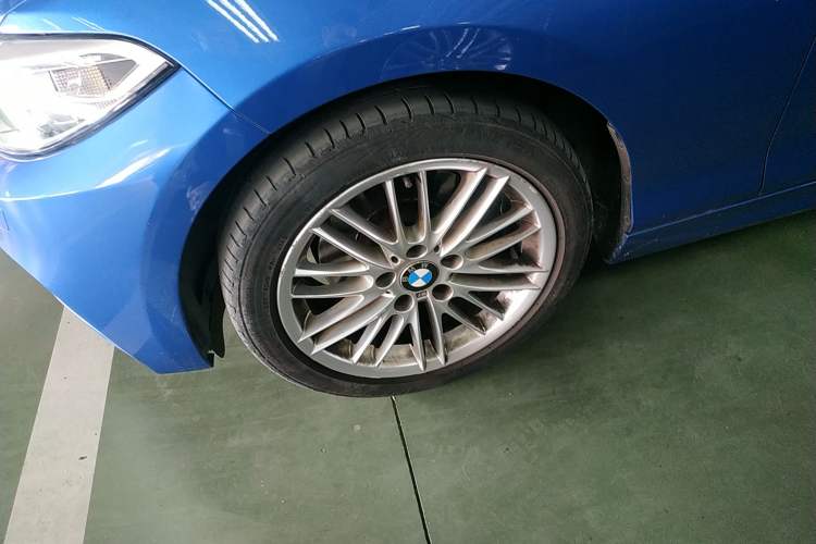 Used BMW 2 Series 2014 220i Sport Design Package Exterior 3