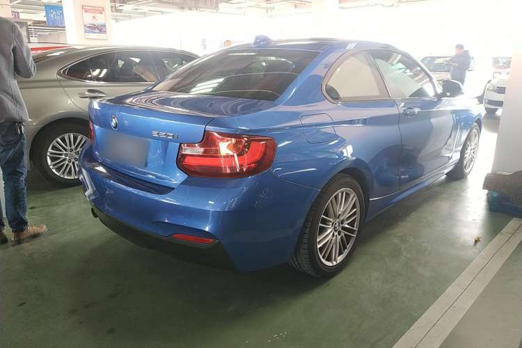 Used BMW 2 Series 2014 220i Sport Design Package Exterior 4
