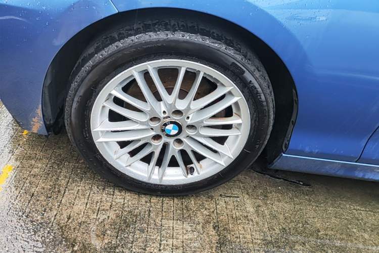 Used BMW 2 Series 2014 220i Sport Design Package Exterior 4