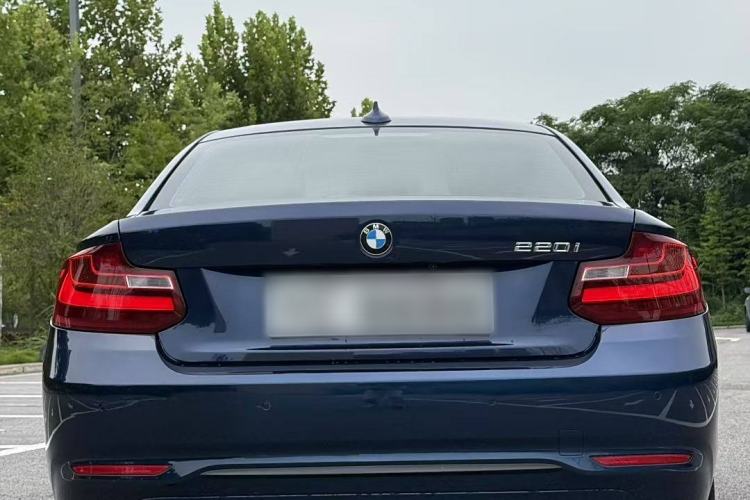 Used BMW 2 Series 2014 220i Sport Design Package Exterior 5