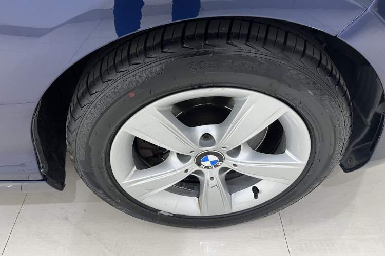Used BMW 2 Series 2014 220i Leading Model Exterior 7