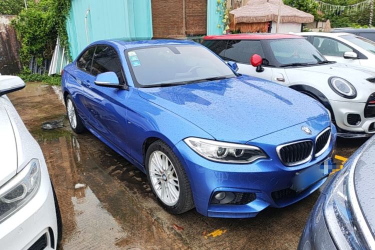 Used BMW 2 Series 2014 220i Sport Design Package Front Right 45 Deg