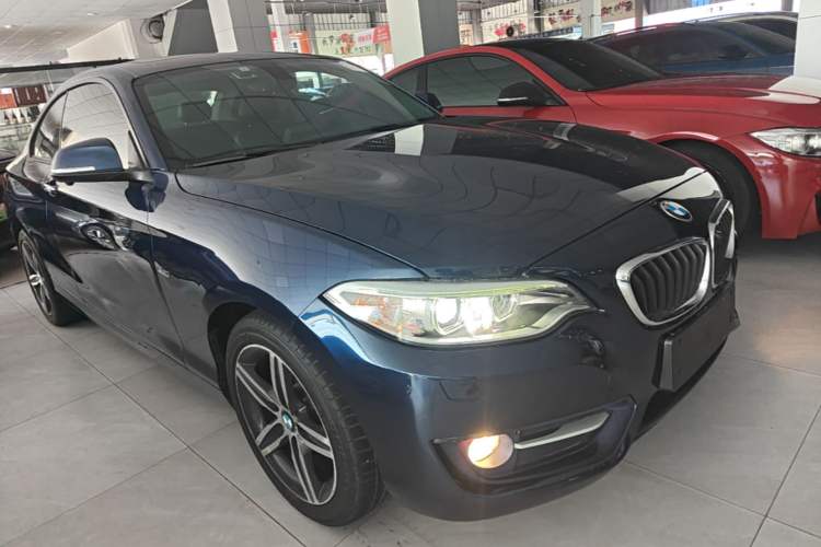Used BMW 2 Series 2014 220i Sport Design Package Front Right 45 Deg