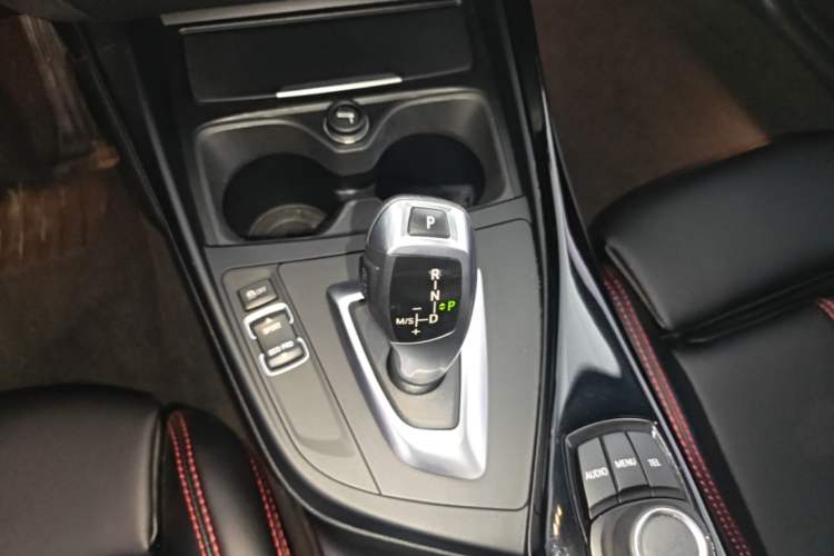 Used BMW 2 Series 2014 220i Sport Design Package Gear Lever