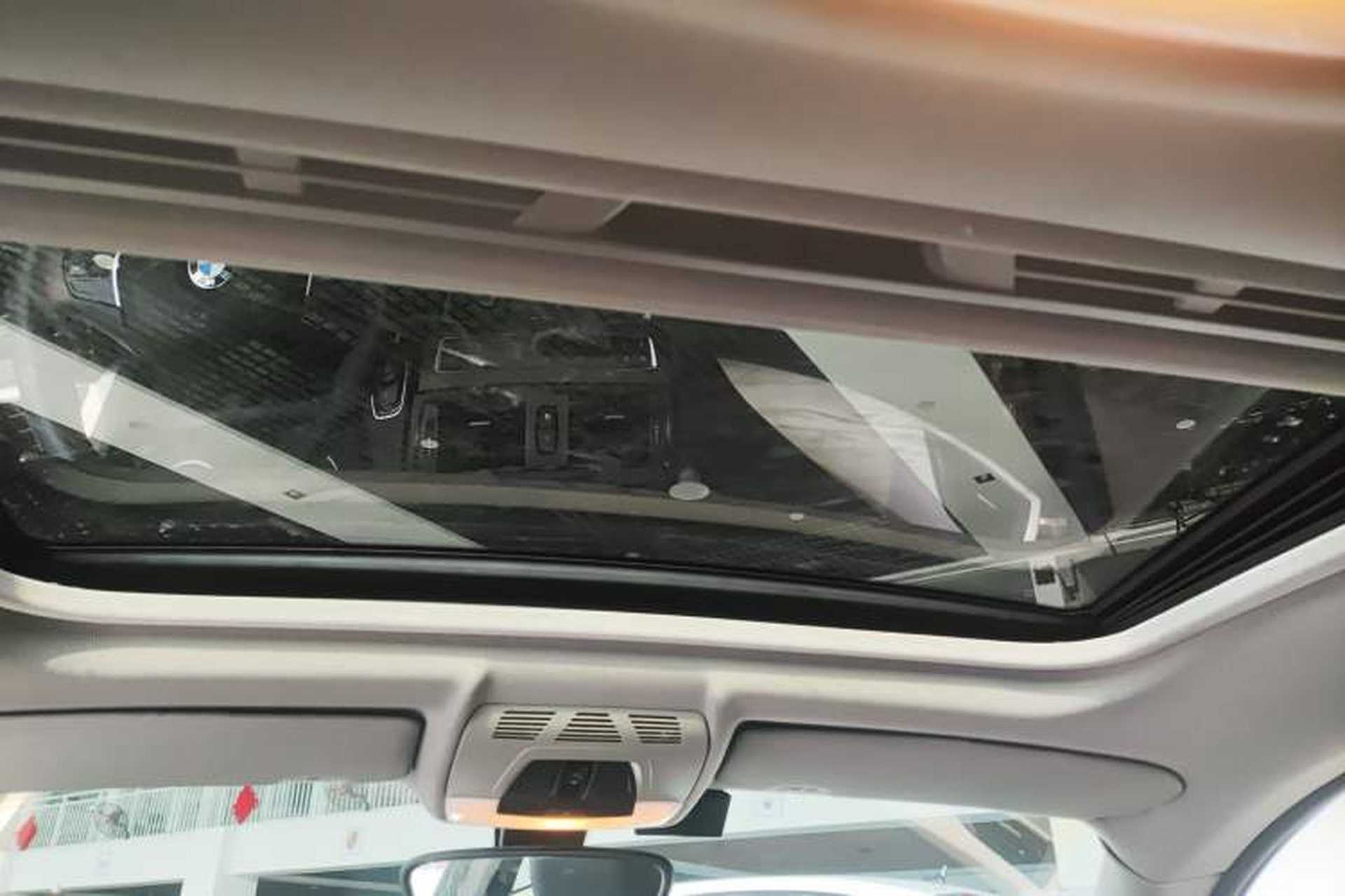 Used BMW 2 Series 2014 220i Leading Model Headliner