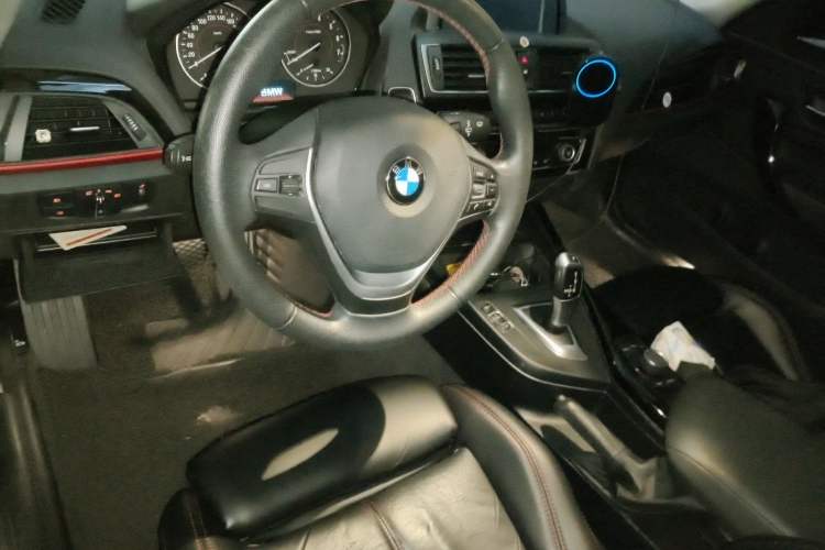 Used BMW 2 Series 2014 220i Sport Design Package Interior 1