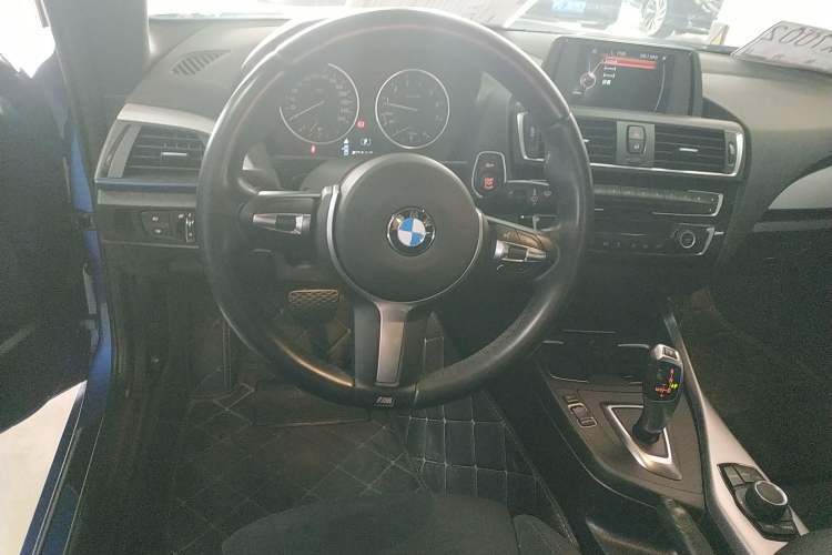 Used BMW 2 Series 2014 220i Sport Design Package Interior 1