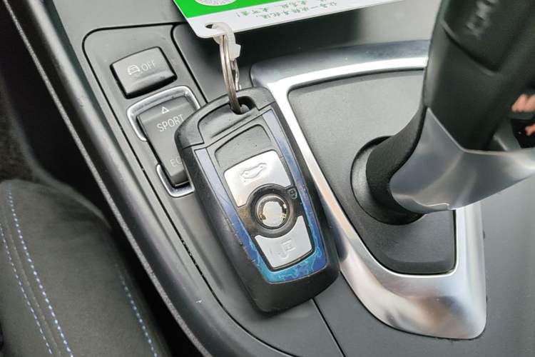 Used BMW 2 Series 2014 220i Sport Design Package Interior 1