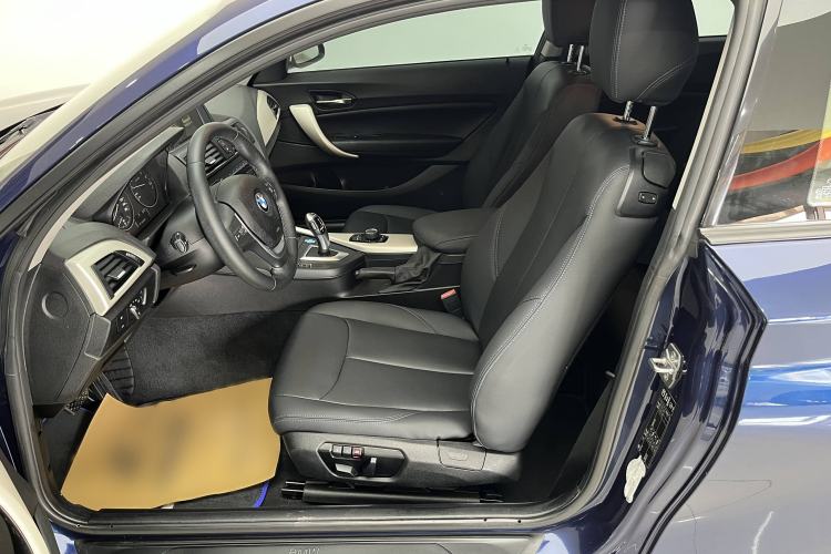 Used BMW 2 Series 2014 220i Leading Model Interior 2
