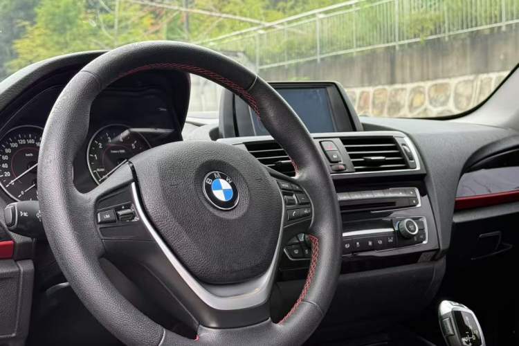Used BMW 2 Series 2014 220i Sport Design Package Interior 3