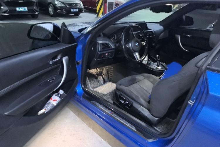 Used BMW 2 Series 2014 220i Sport Design Package Interior 3