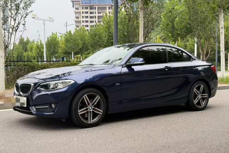 Used BMW 2 Series 2014 220i Sport Design Package Guazi used car, China used car export, Used car for sale, Used BMW cars, Cheapest cars for sale