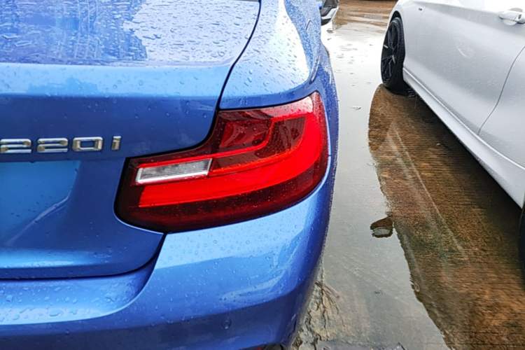 Used BMW 2 Series 2014 220i Sport Design Package Right Rear Taillight