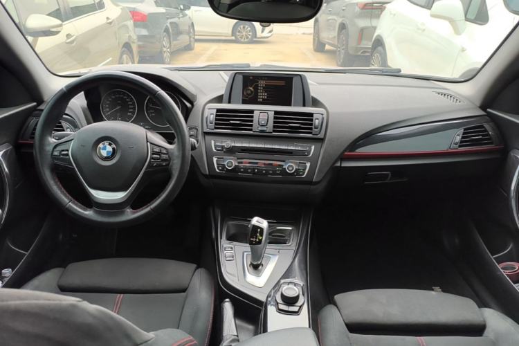 Used BMW 2 Series 2014 220i Sport Design Package Center Console