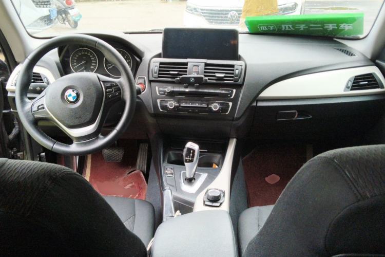 Used BMW 2 Series 2014 220i Leading Model Center Console