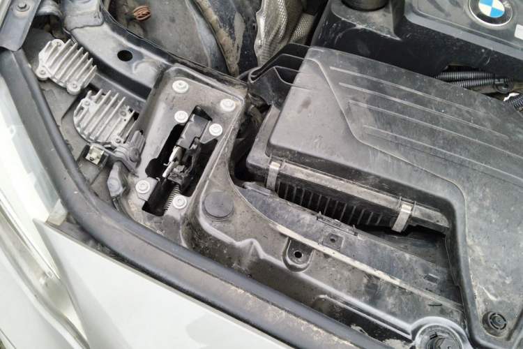Used BMW 2 Series 2014 220i Leading Model Engine Bay Right