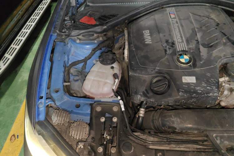 Used BMW 2 Series 2014 M235i Engine Bay Right