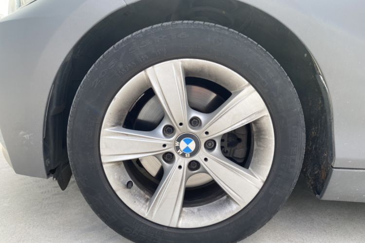 Used BMW 2 Series 2014 220i Leading Model Exterior 2