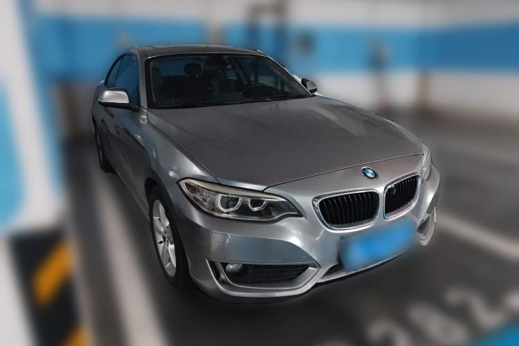 Used BMW 2 Series 2014 220i Leading Model Front Right 45 Deg