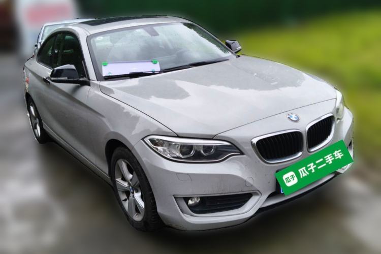 Used BMW 2 Series 2014 220i Leading Model Front Right 45 Deg