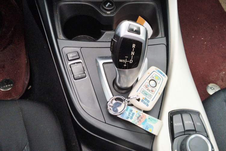 Used BMW 2 Series 2014 220i Leading Model Gear Lever